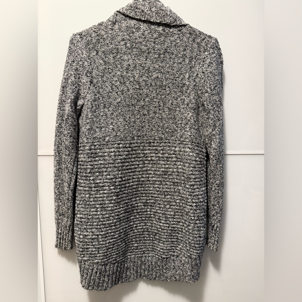 💸CLEARANCE 4/$15💸 Reitmans Petite Charcoal Oversized Cardigan - Picture 4 of 5